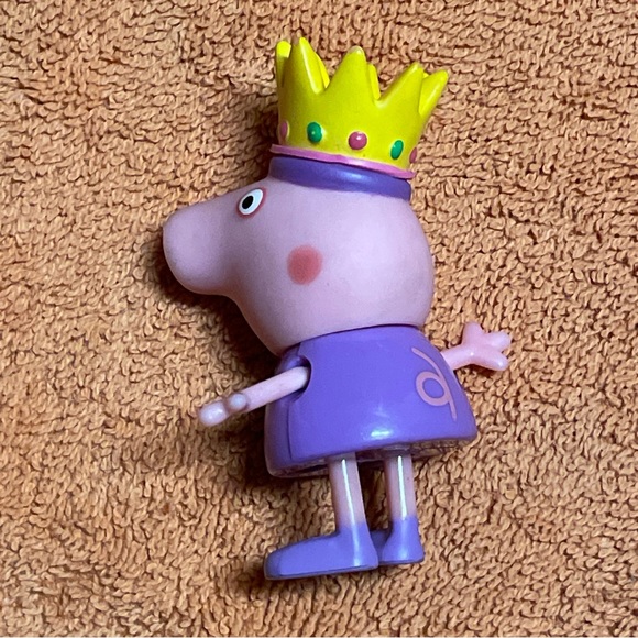 2003 Peppa Pig Royal Court - Peppa Pig With Crown  Purple Outfit Figure 2.5” - Picture 2 of 5